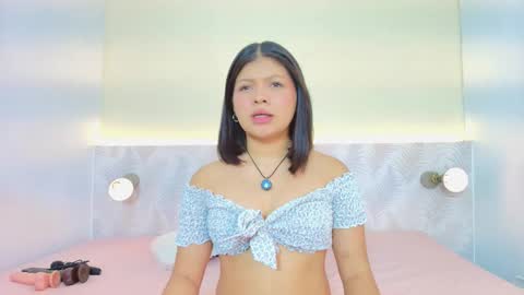 abby_coper1 online show from May 26, 12:22 pm