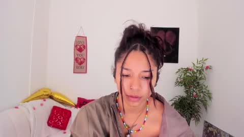 Lucia  online show from February 12, 6:19 pm