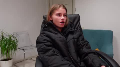 ABBY LAKER online show from January 4, 8:37 pm