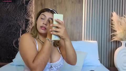 Abbygail online show from October 1, 1:10 pm