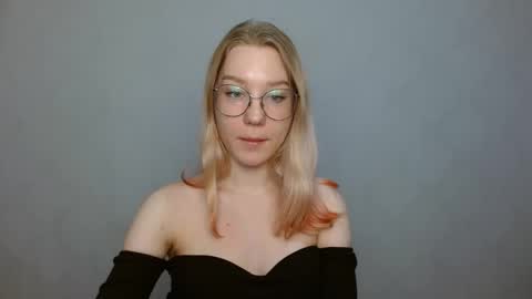 Snapshot of abbymoore__ chatting on January 14, 11:31 am Abby Lovense is active online show from January 14, 11:31 am