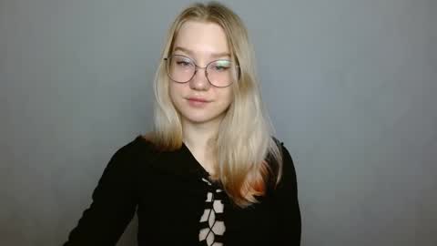 Snapshot of abbymoore__ chatting on February 7, 6:56 am Abby Lovense is active online show from February 7, 6:56 am