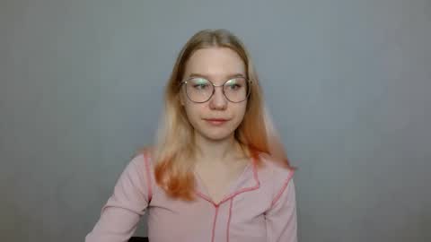 Snapshot of abbymoore__ chatting on January 19, 9:11 am Abby Lovense is active online show from January 19, 9:11 am
