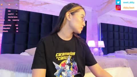 Abigail online show from November 10, 3:04 pm