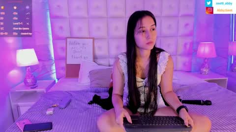 Abigail online show from December 7, 11:12 am