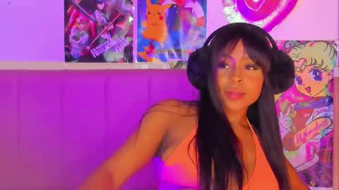 Simone    may online show from December 28, 2:42 pm