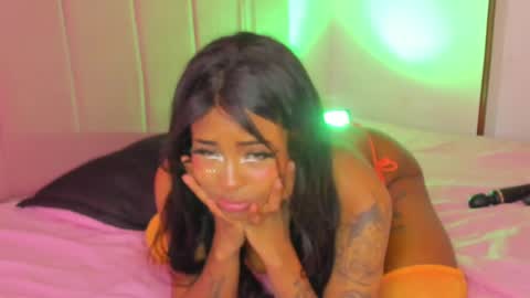 Simone    may online show from December 14, 7:14 pm