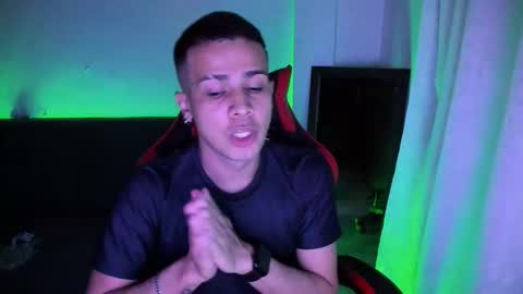 Independence model AbelAsburgo online show from February 22, 2:26 am