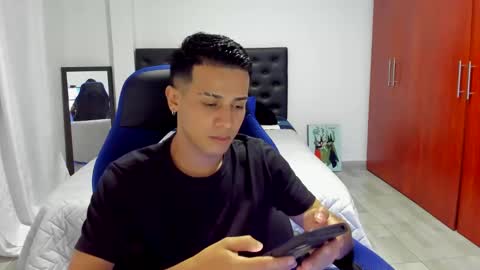 Snapshot of abelasburgo chatting on December 21, 2:30 am Independence model AbelAsburgo online show from December 21, 2:30 am