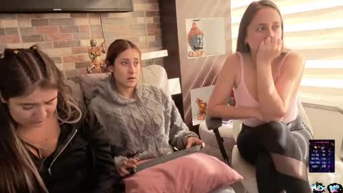 Abella online show from November 22, 2:15 pm