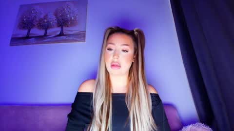 abella_soleill online show from February 2, 6:32 am