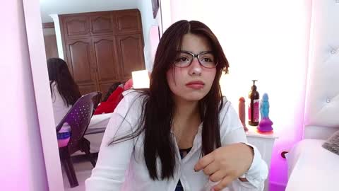 Snapshot of abelladanger_92 chatting on January 25, 4:02 am BELLA online show from January 25, 4:02 am