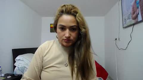 ximena online show from October 20, 1:27 pm