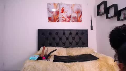 Snapshot of abigail_f00x chatting on February 28, 7:03 pm Abigail online show from February 28, 7:03 pm