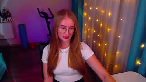 Anna online show from December 1, 6:43 pm
