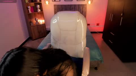 Snapshot of abiigaiil_ chatting on March 3, 9:05 pm Abigail online show from March 3, 9:05 pm