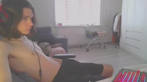 Snapshot of abobus123 chatting on December 27, 9:50 am hi cum in pvt noi extra tip online show from December 27, 9:50 am