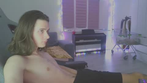 Snapshot of abobus123 chatting on February 8, 2:38 pm hi cum in pvt noi extra tip online show from February 8, 2:38 pm