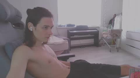 Snapshot of abobus123 chatting on March 2, 9:42 am hi cum in pvt noi extra tip online show from March 2, 9:42 am
