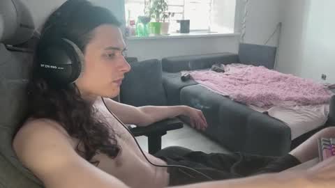hi  cum in pvt noi extra tip online show from June 14, 4:25 am