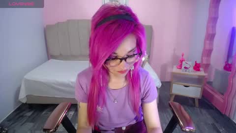 abril_ch_ online show from October 3, 10:45 am