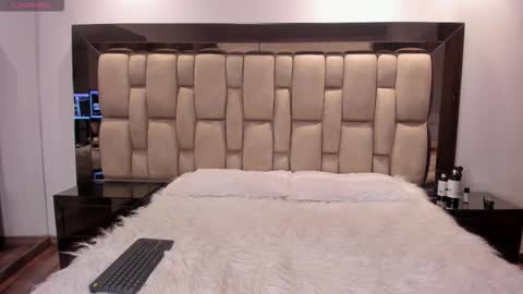 abril_cooper11 online show from October 5, 10:39 pm