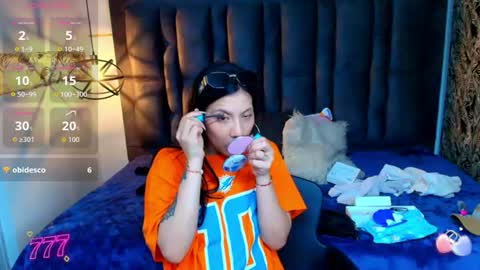 Abril Fox online show from June 11, 12:32 am
