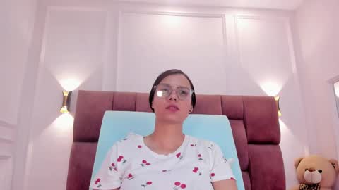 Abril jones online show from December 30, 10:43 am