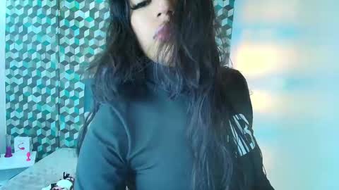 ABRIL MATTHEWS online show from February 5, 12:06 pm
