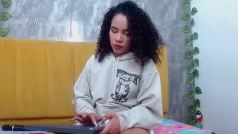 Abrilcols online show from September 9, 3:06 am