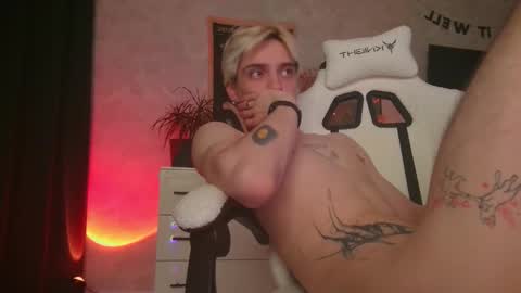 abslut online show from October 24, 4:52 pm