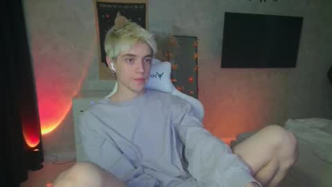 abslut online show from October 17, 1:37 pm