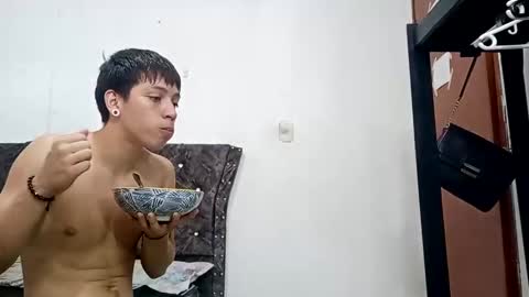Snapshot of ace_sexy_ace chatting on December 18, 5:00 pm Ace Rogger online show from December 18, 5:00 pm