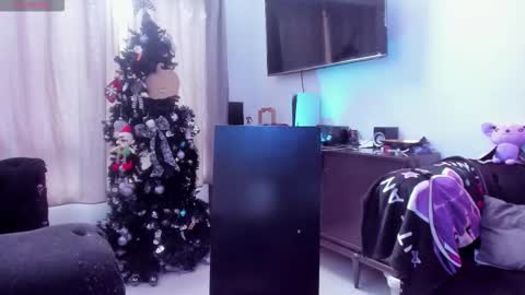 Alice online show from December 14, 8:37 pm