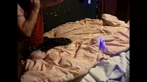 acouplesinners online show from November 1, 5:28 am