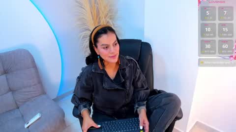 Snapshot of ada_monroe10 chatting on September 19, 1:59 pm online show from September 19, 1:59 pm