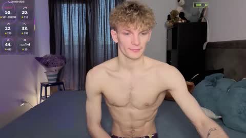 adam_chriss online show from October 21, 9:14 am