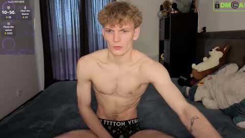 adam_chriss online show from October 13, 7:43 am