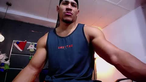 adam_fit19cm online show from December 2, 3:32 pm