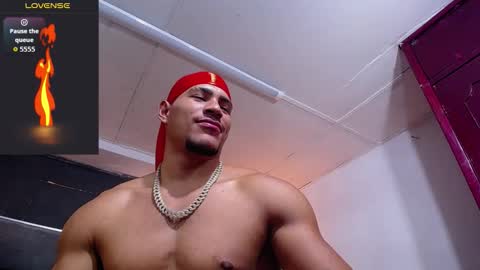 adam_fit19cm online show from November 6, 2:09 pm