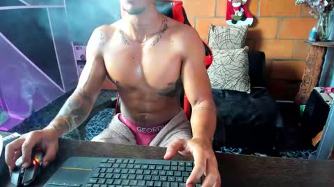 Snapshot of adam_valencia chatting on January 27, 5:15 pm Adam Valencia online show from January 27, 5:15 pm
