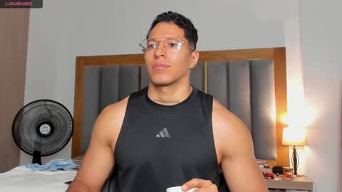 adambrocs1 online show from March 7, 12:48 am