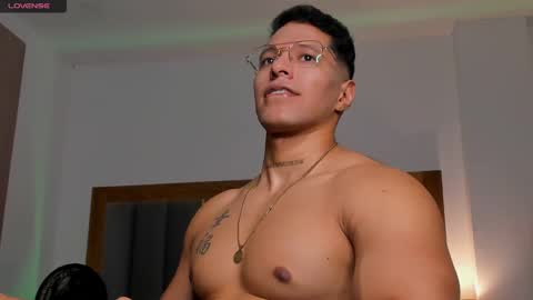 adambrocs1 online show from February 27, 5:07 am