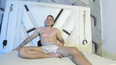 Snapshot of adammendoza34 chatting on September 11, 3:19 am adammendoza34 online show from September 11, 3:19 am