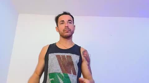 Im Adams Sanz online show from April 3, 7:21 pm