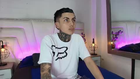 AdamsWalkerr  online show from February 8, 11:57 am