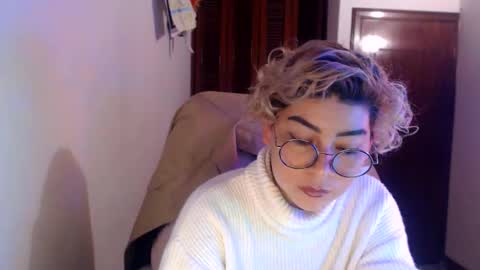 adan_romanoff online show from May 31, 7:29 am