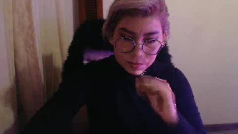 adan_romanoff online show from April 7, 5:31 am