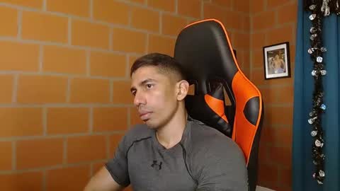 Adan Sin online show from January 11, 9:04 pm