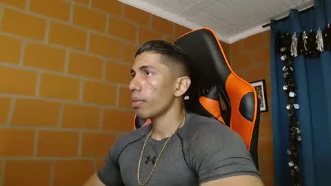 Adan Sin online show from February 18, 6:47 pm